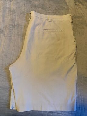 PGA Tour Men's Cream Chino shorts